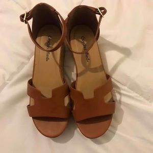 Camel Wedges